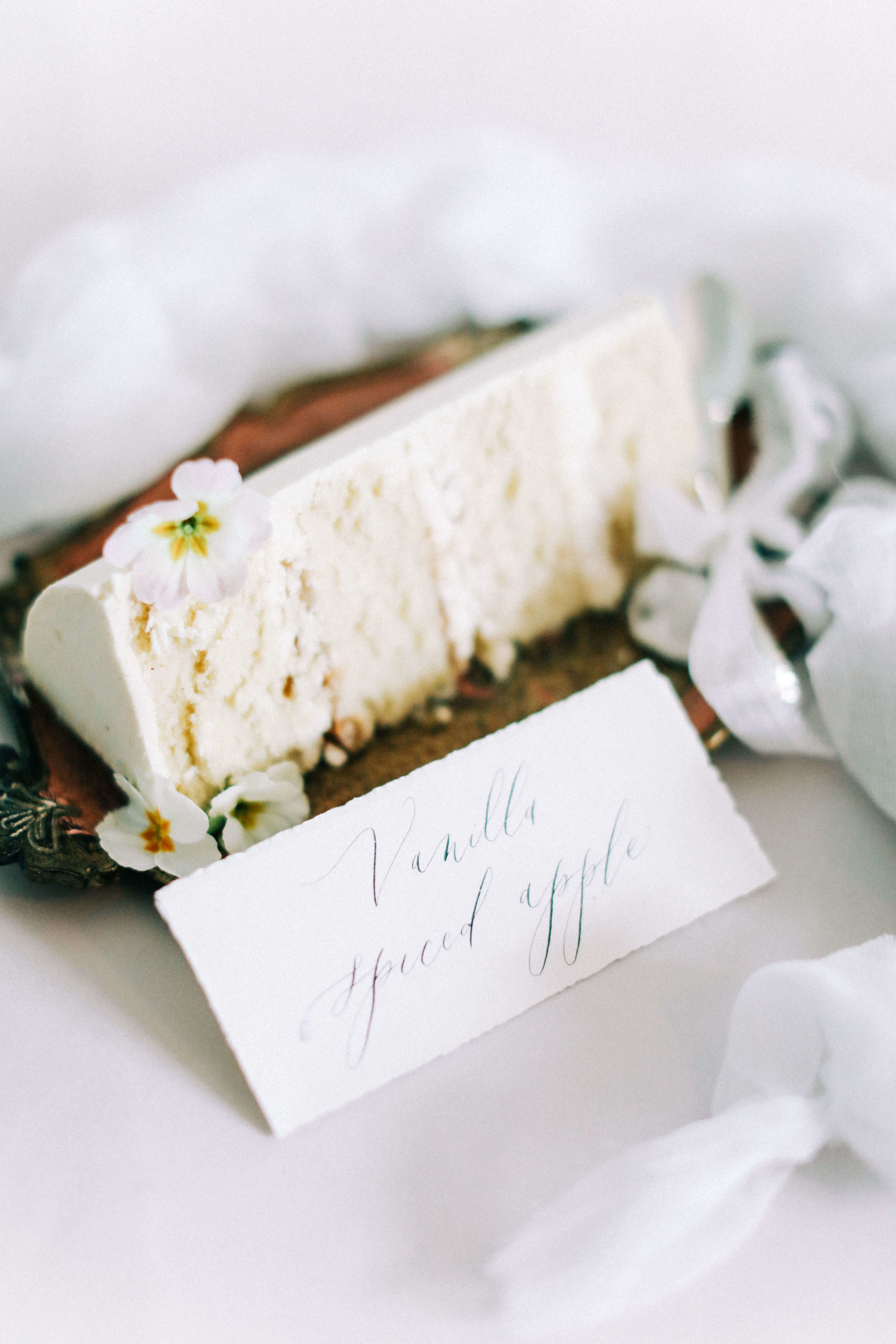 Vanilla spiced apple wedding cake slice | MonAnnie